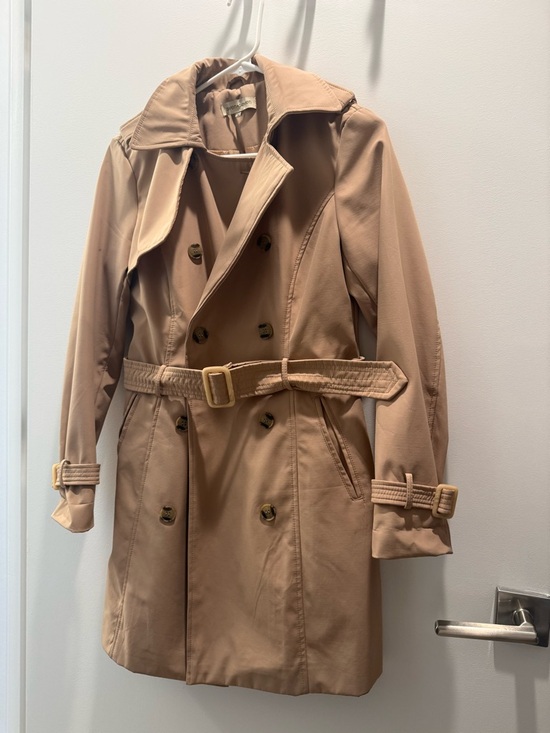 Jackets & Blazers - Classic Women's Tan Trench Coat with Belt